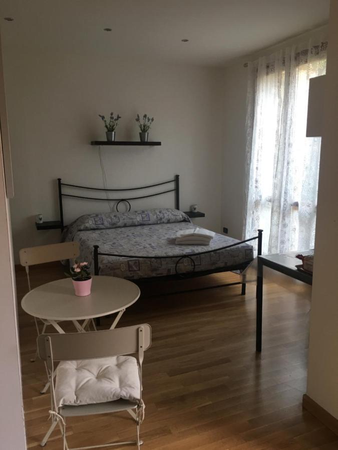 インプルネータ Lulu Bed & Breakfast エクステリア 写真