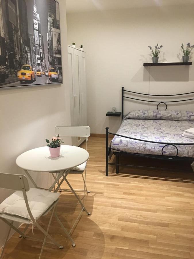 インプルネータ Lulu Bed & Breakfast エクステリア 写真